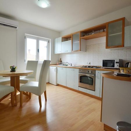 Apartment Kliska Rovigno Esterno foto